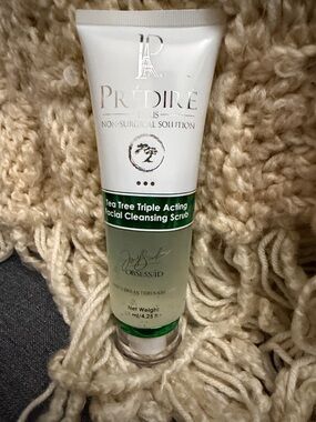 Prédiré Paris | Tea Tree Triple Acting Facial Cleansing Scrub | 100ml